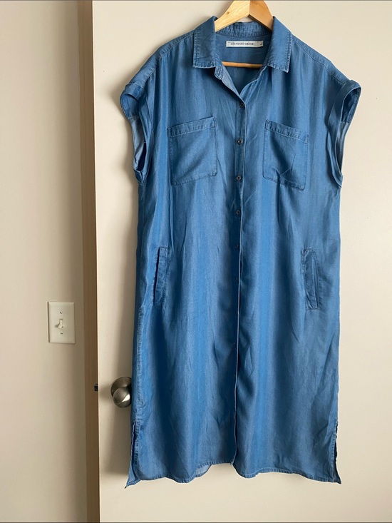 Standard Grace Dresses & Skirts - Standard Grace Blue Short-Sleeve Chambray Shirt Dress. Size L